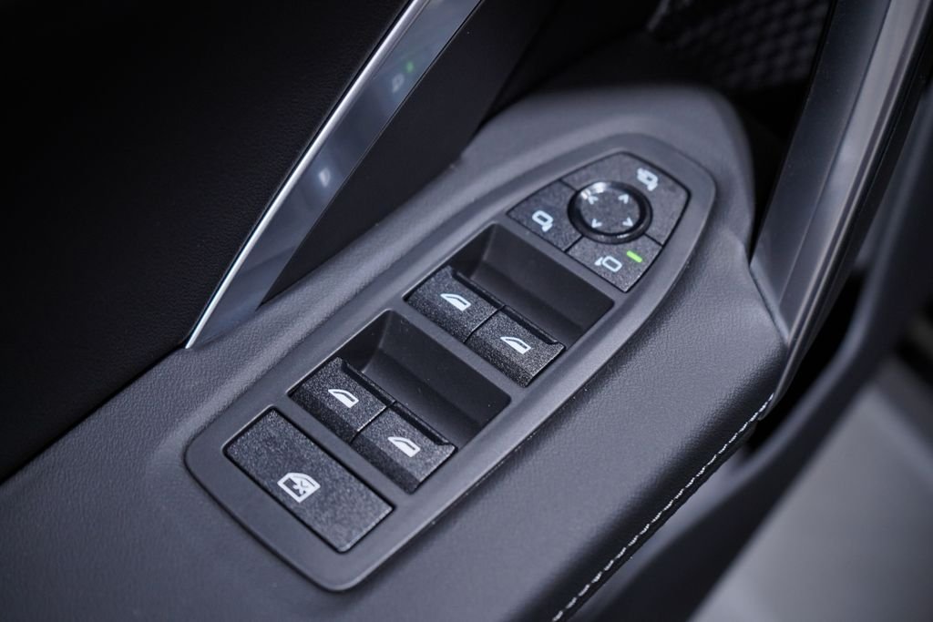 New 2026 Jet Black BMW xDrive28i image 13