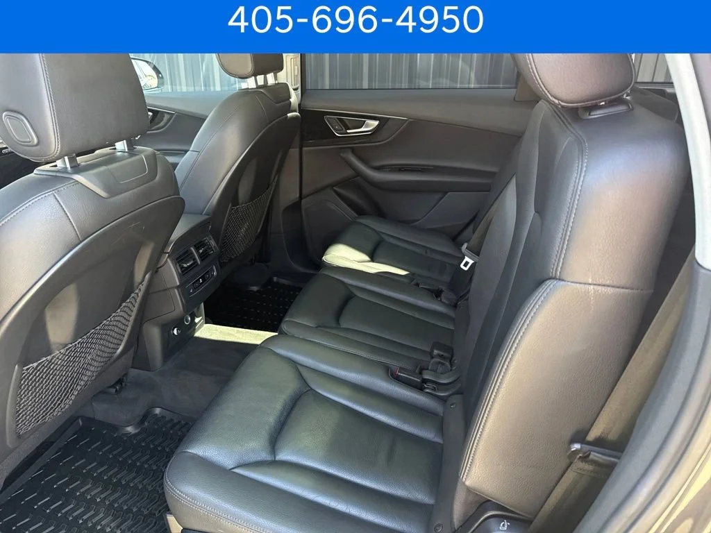 Pre-Owned 2019 Audi Q7 SE Premium