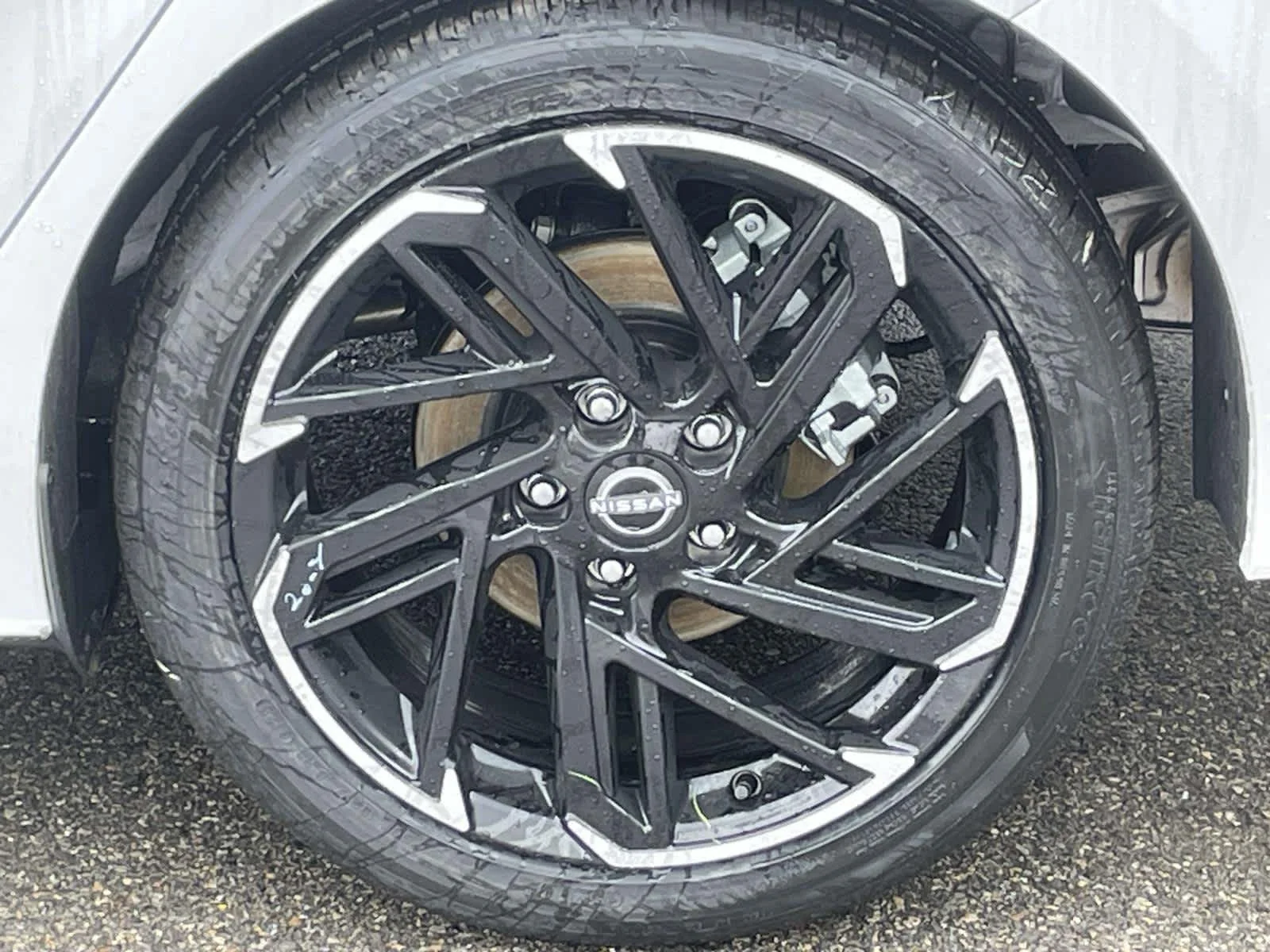 New 2026 Aspen White Tricoat/Super Black Nissan SR image 12