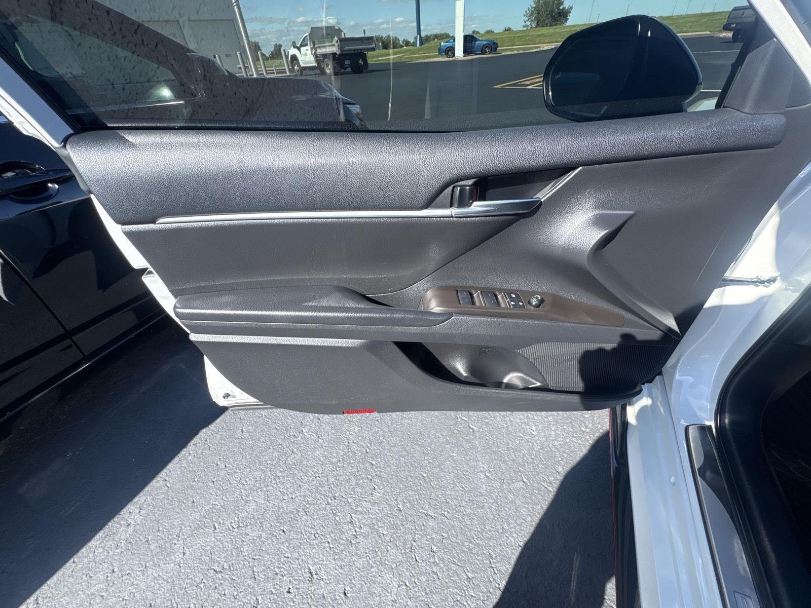 Used 2022 Wind Chill Pearl w/Midnight Black Metallic Roof Toyota TRD image 9