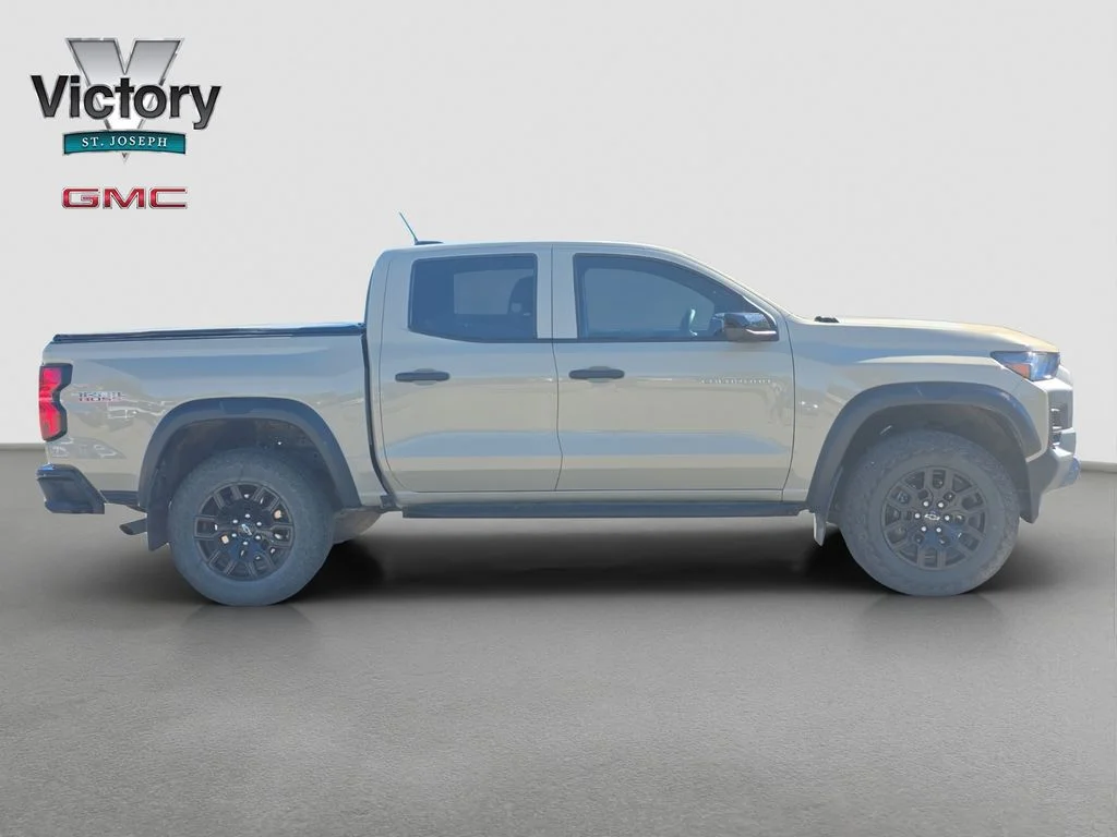 Used 2024 Beige Chevrolet Trail Boss image 18
