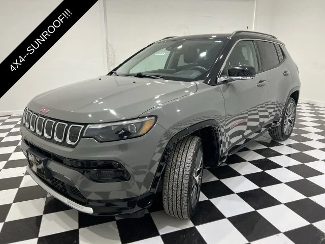 Used 2022 Sting Gray Clearcoat Jeep Limited image 1