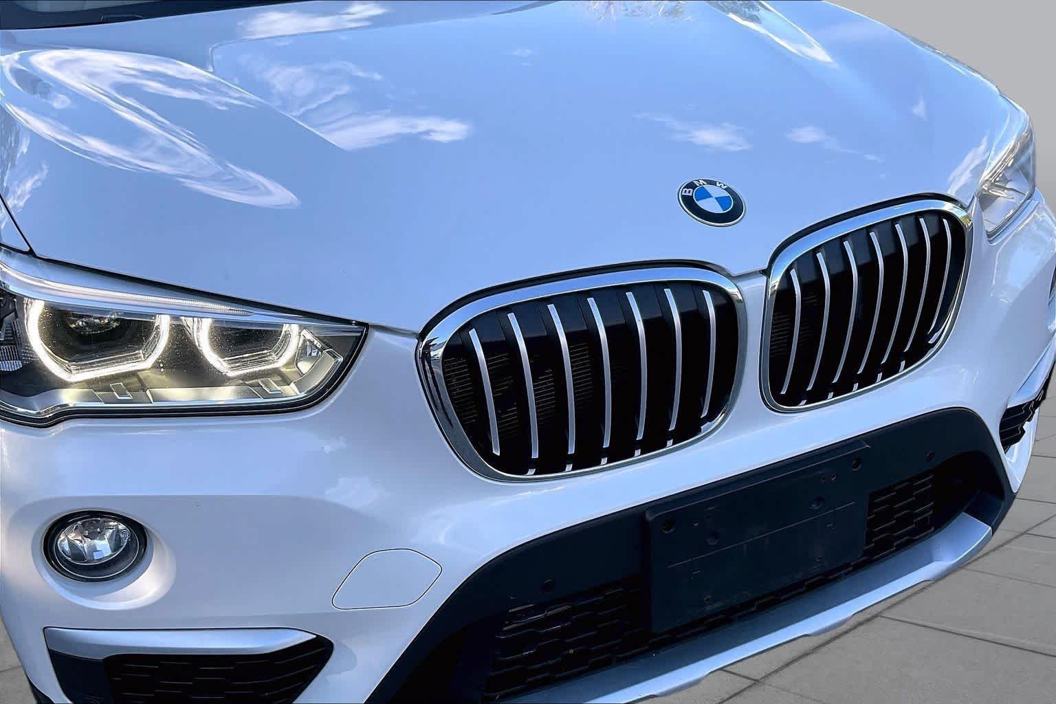 Used 2018 Mineral White Metallic BMW xDrive28i image 31