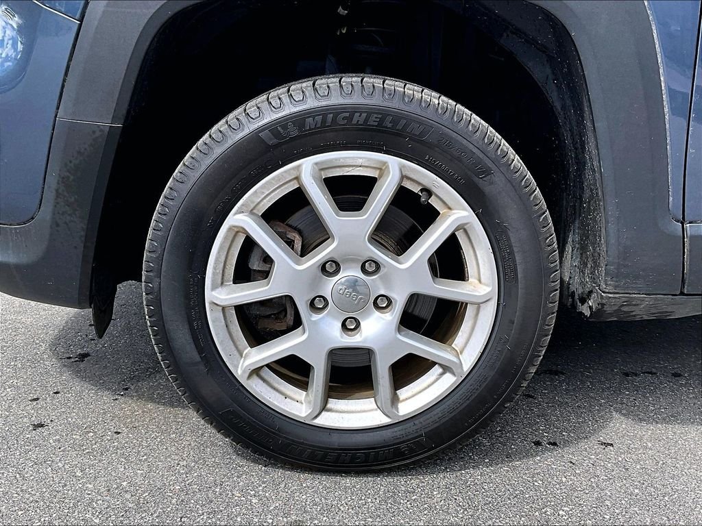 Used 2020 Slate Blue Pearlcoat Jeep Latitude image 7