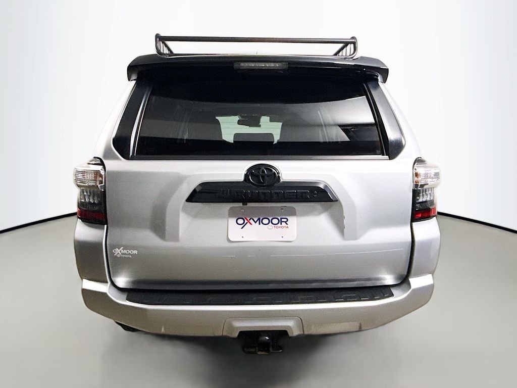 Used 2021 Classic Silver Metallic Toyota Venture image 6