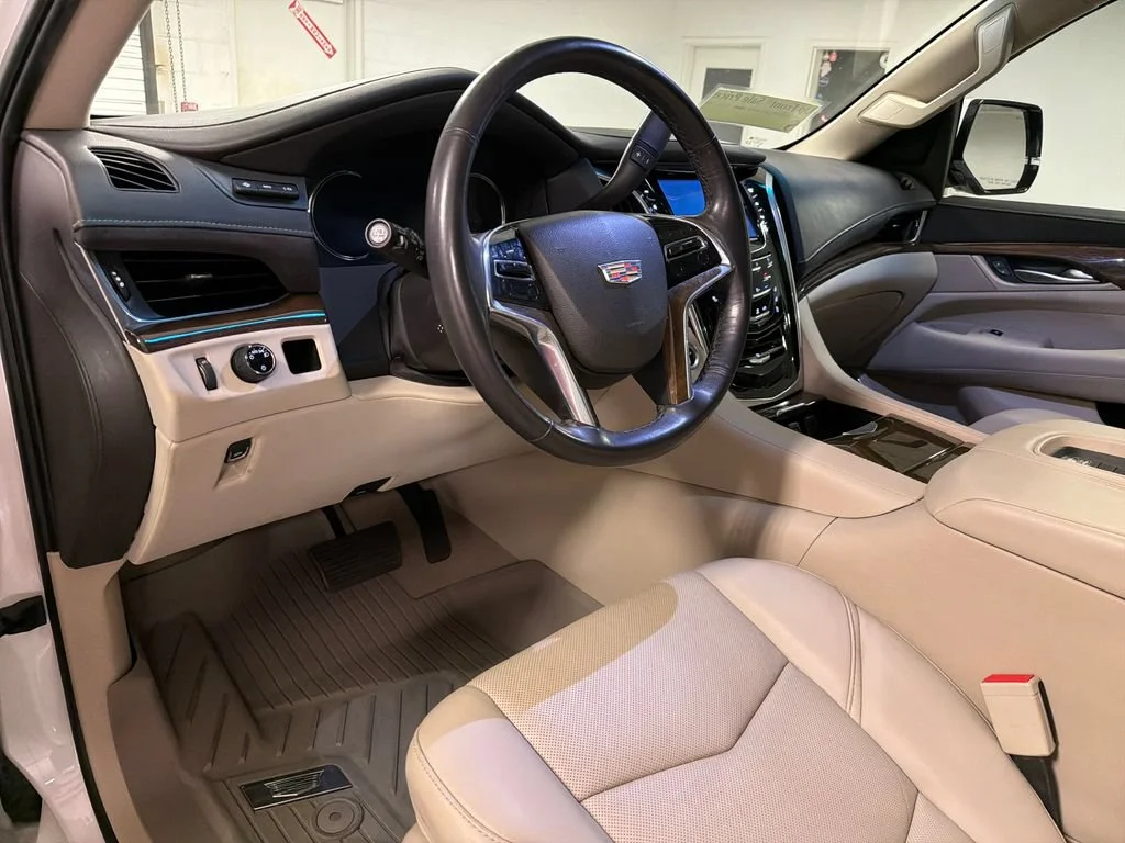 2019 Cadillac Escalade Premium Luxury - Photo 28