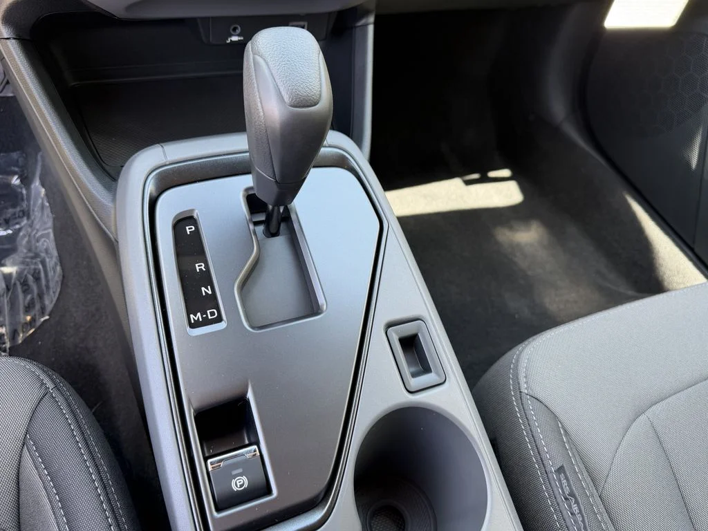 New 2026 CRYSTAL WHITE PEARL Subaru Base image 24