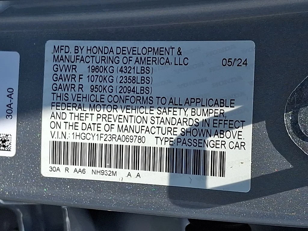 Certified Used 2024 Solar Silver Metallic Honda LX image 25