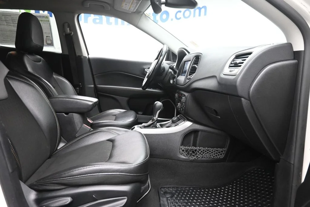 Used 2020 White Jeep Latitude image 9