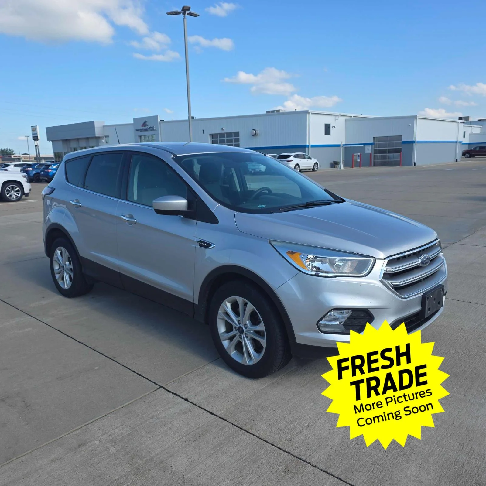 Used 2017 Ingot Silver Ford SE image 3