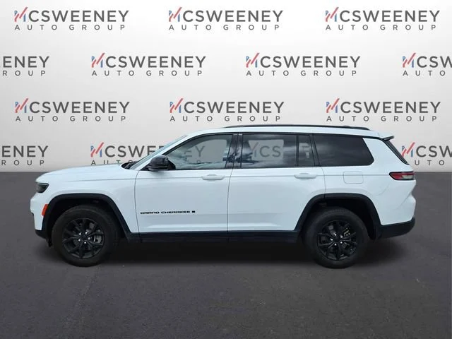 Used 2024 White Jeep Altitude image 2
