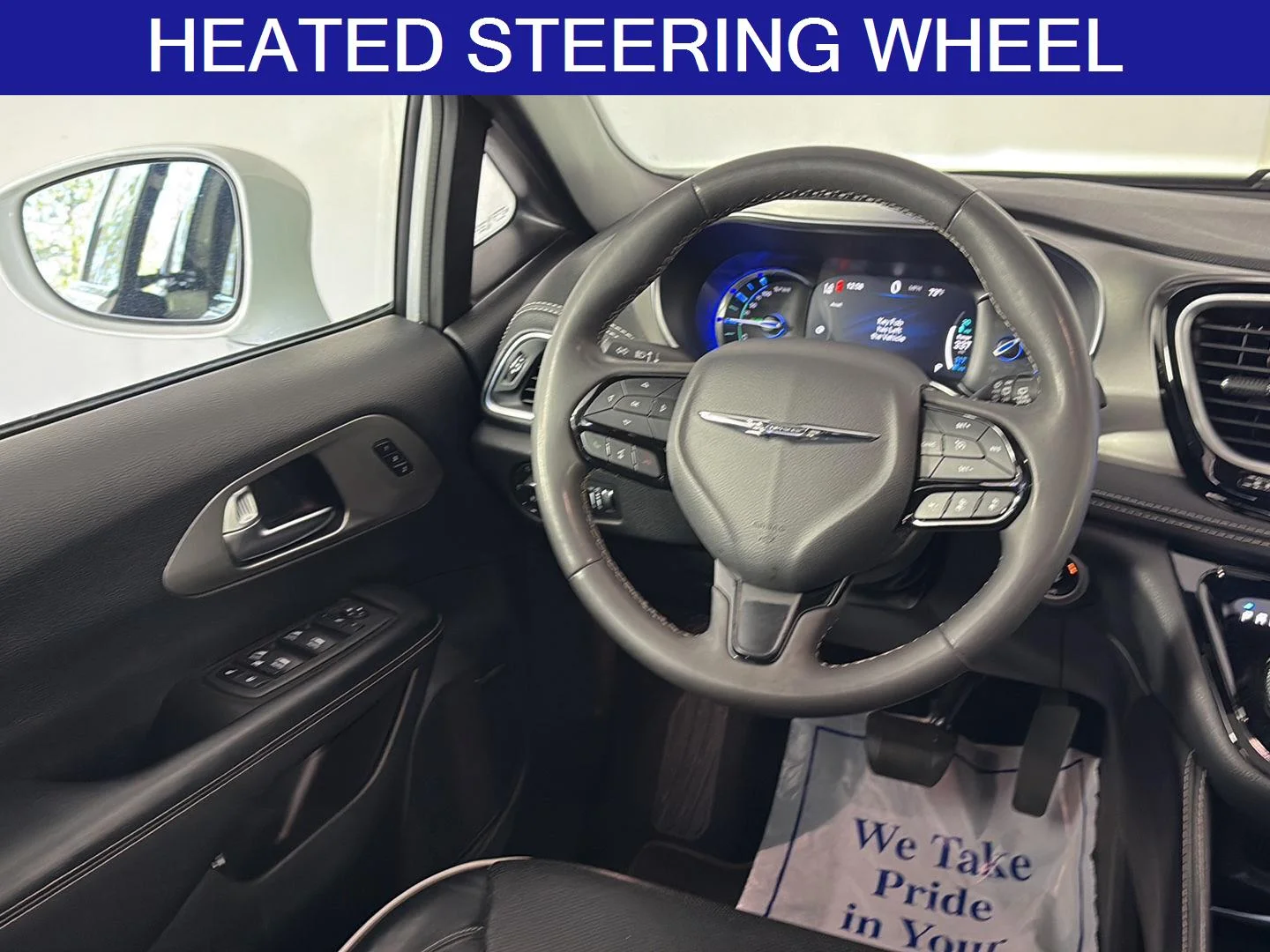 Used 2022 Bright White Clearcoat Chrysler Hybrid Limited image 17