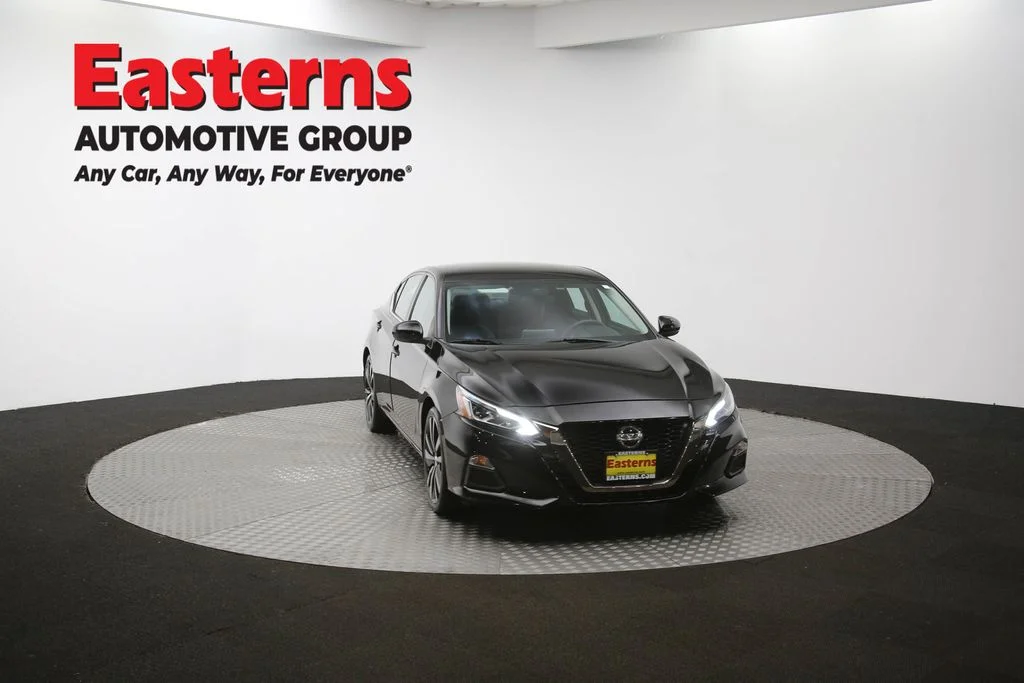 Used 2020 Black Nissan 2.5 SR image 49