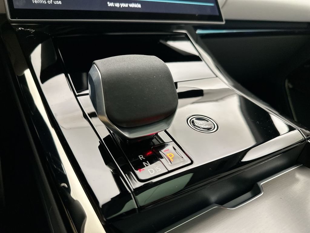 Used 2026 Borasco Grey Metallic Land Rover Dynamic SE image 20
