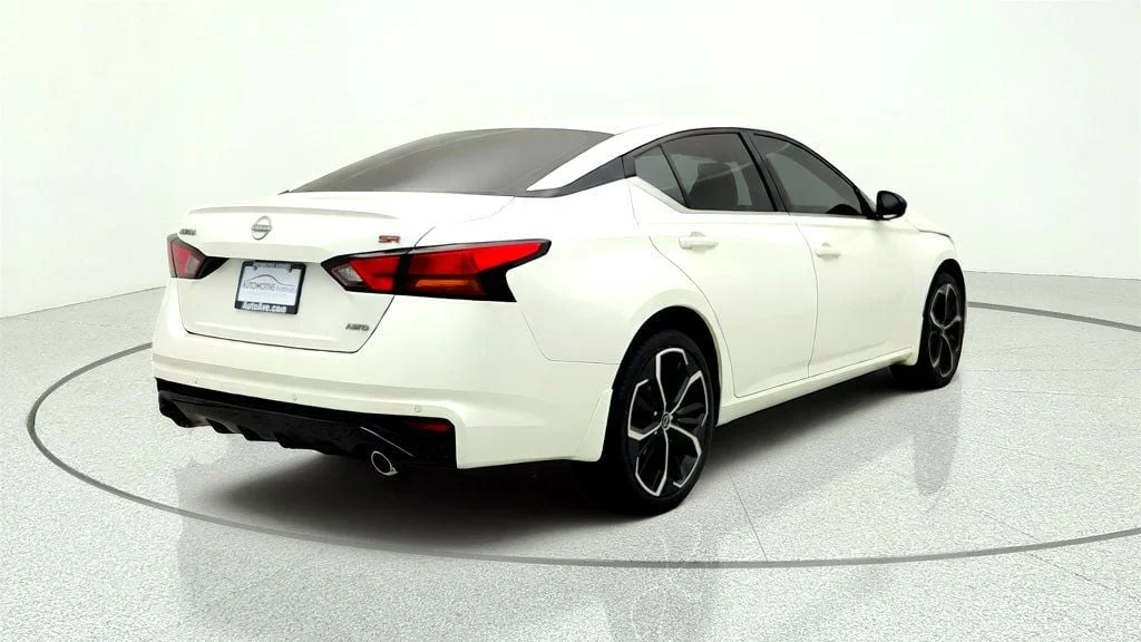 Used 2024 Pearl White Tricoat Nissan 2.5 SR AWD Sedan image 5