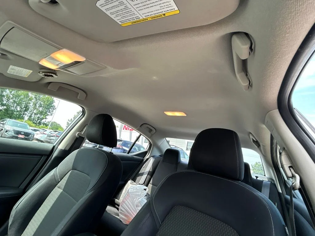 Used 2020 Silver Nissan S image 19