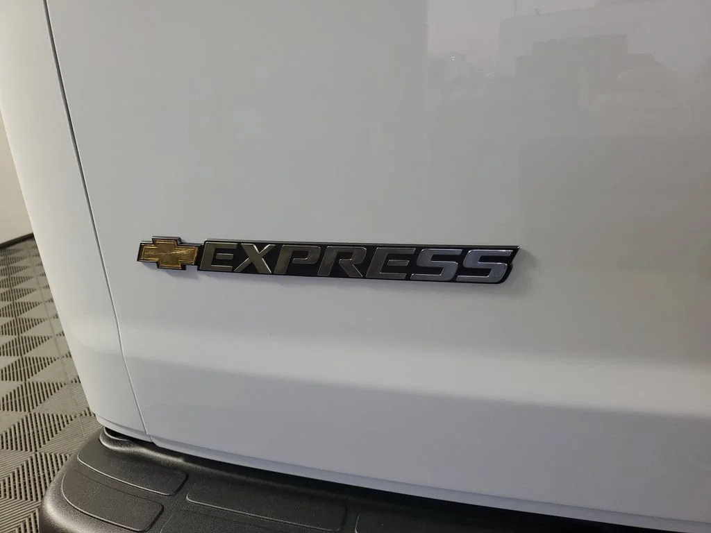 2025 Chevrolet Express Cargo Work Van - Photo 30