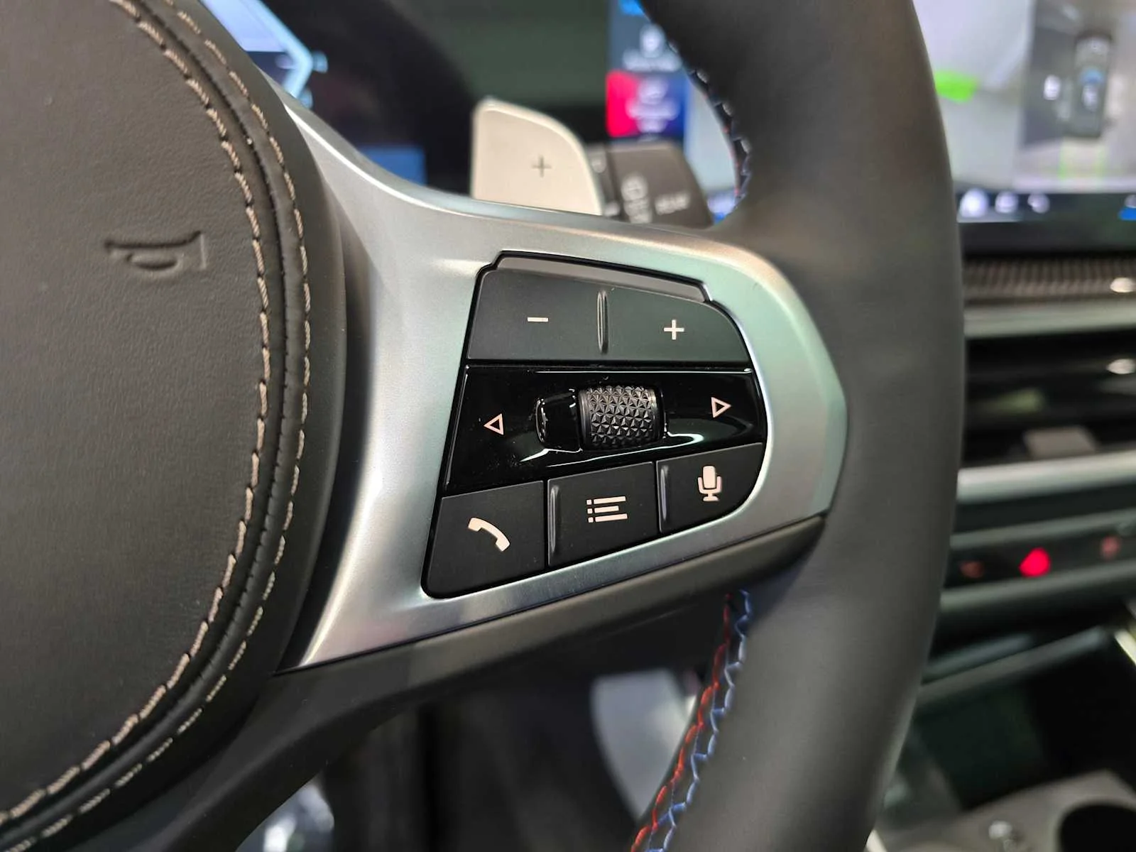 New 2026 Dravit Grey Metallic BMW M60i image 18