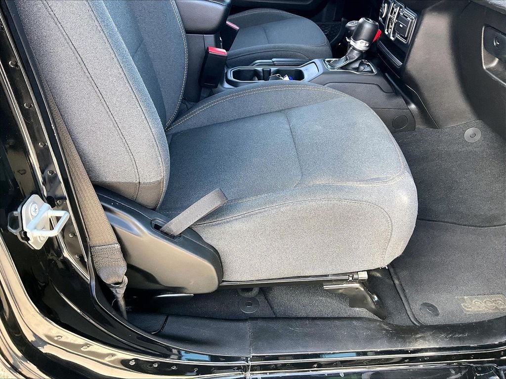 Used 2024 Black Clearcoat Jeep Sport S image 32