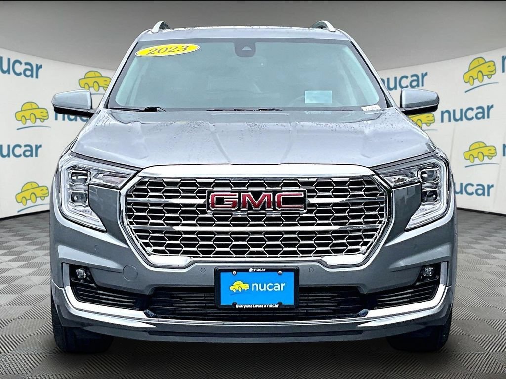Used 2023 Sterling Metallic GMC Denali image 2