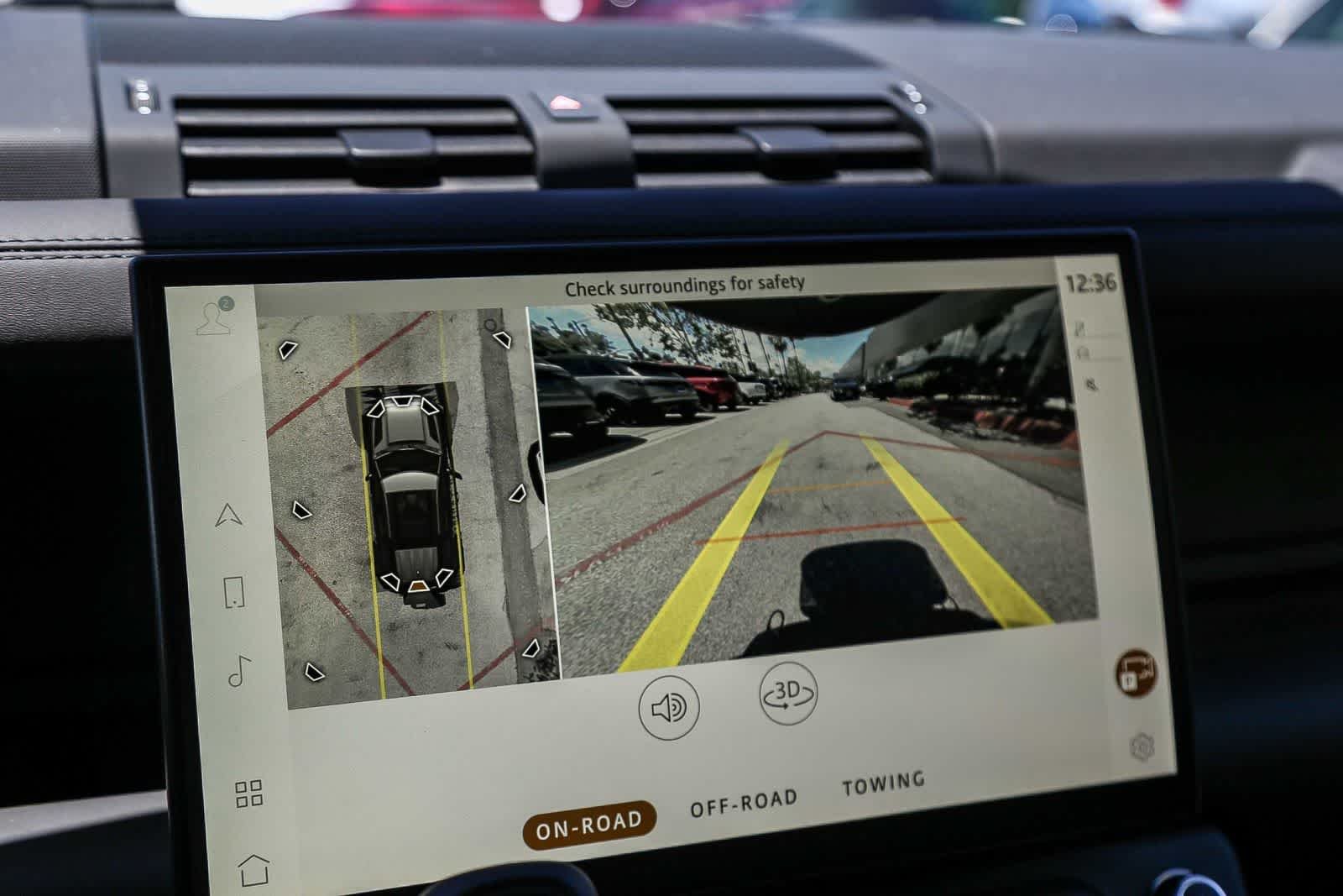 New 2026 Fuji White Land Rover X-Dynamic SE image 24
