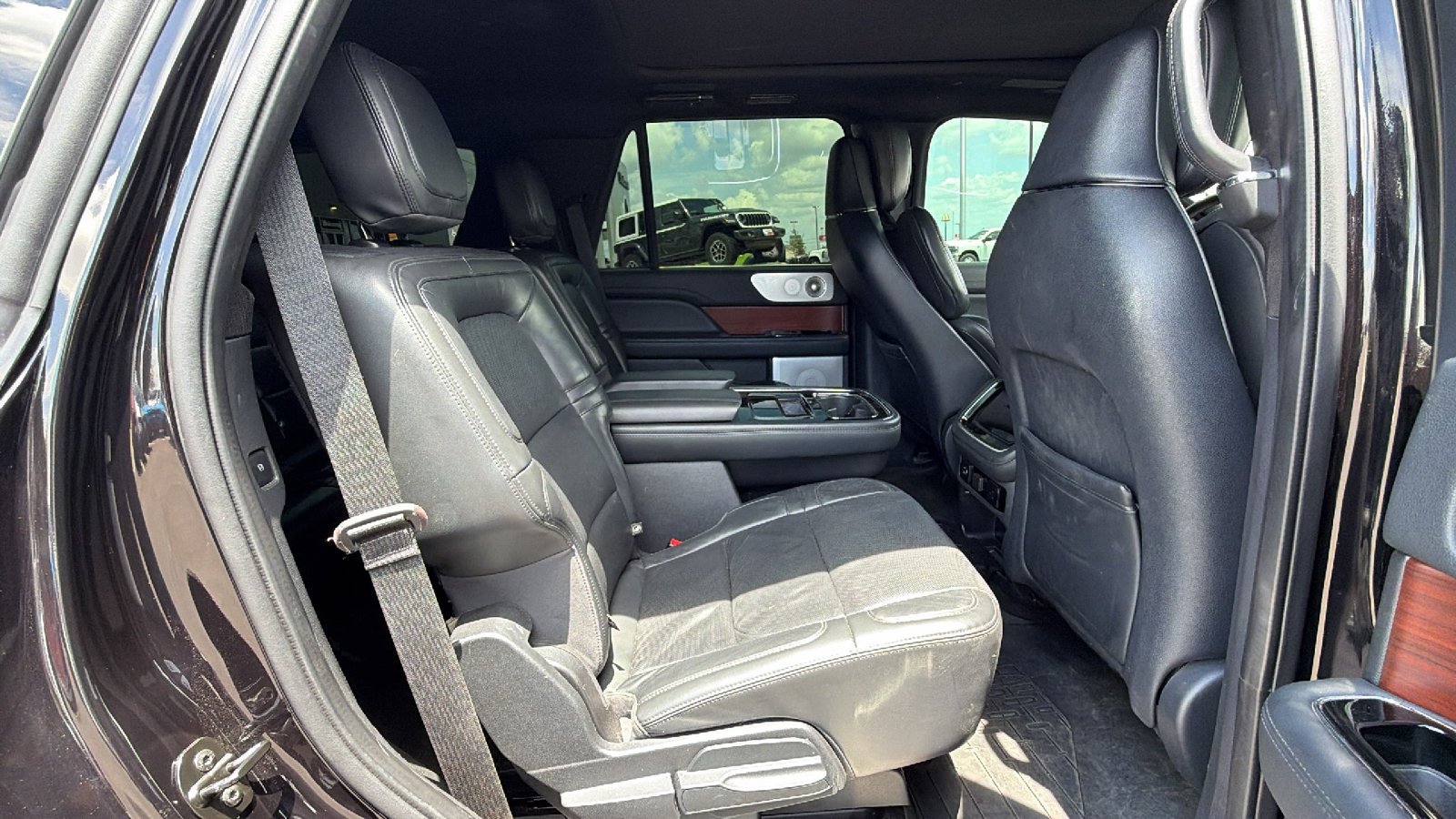 Used 2022 Black Metallic Lincoln Reserve image 20