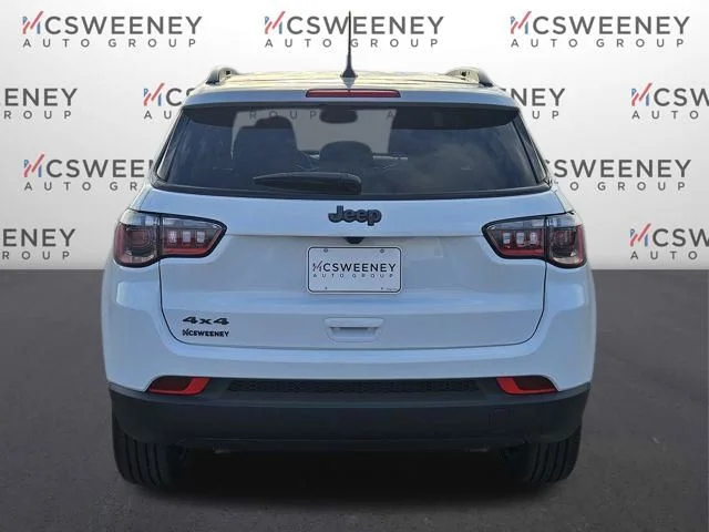 New 2026 Bright White Clear-Coat Exterior Paint Jeep Latitude image 4