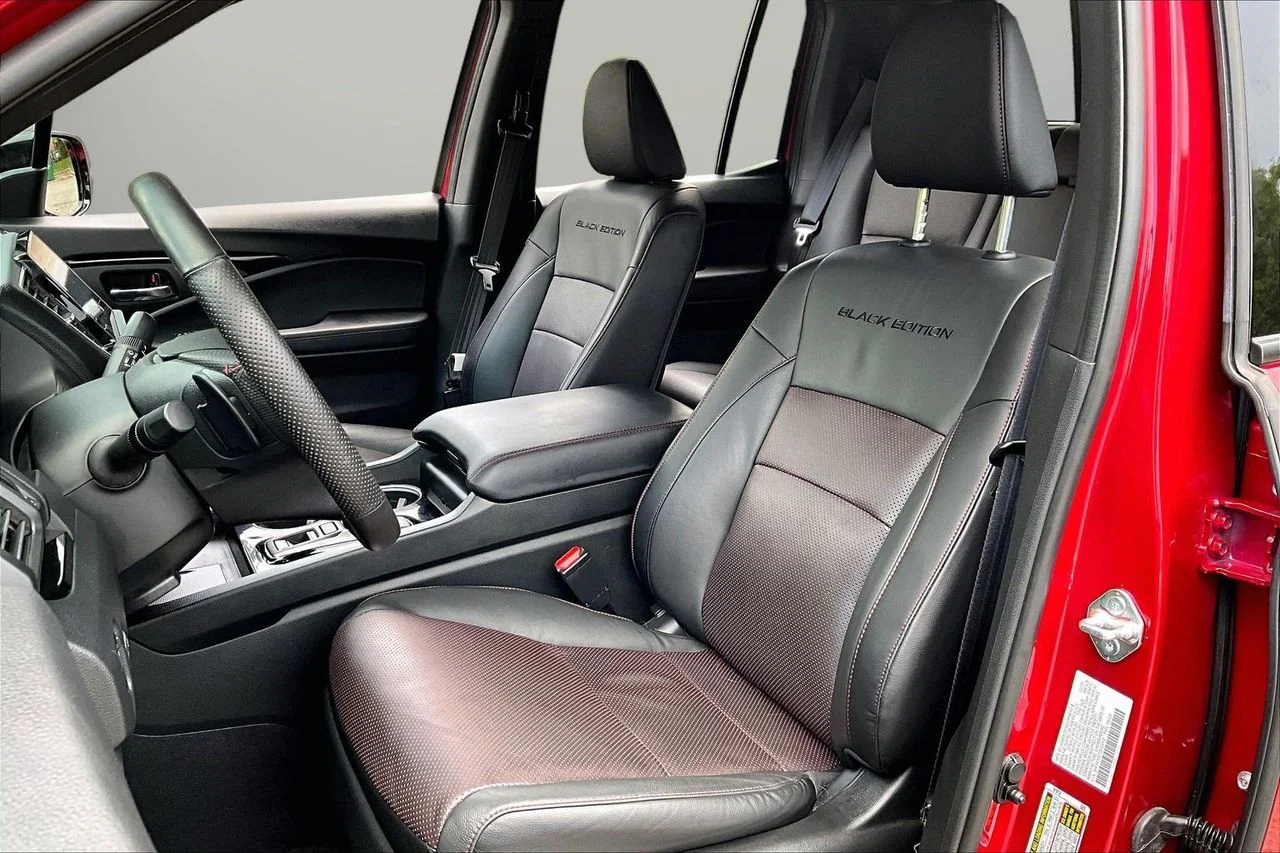 Used 2025  Honda Black Edition image 21