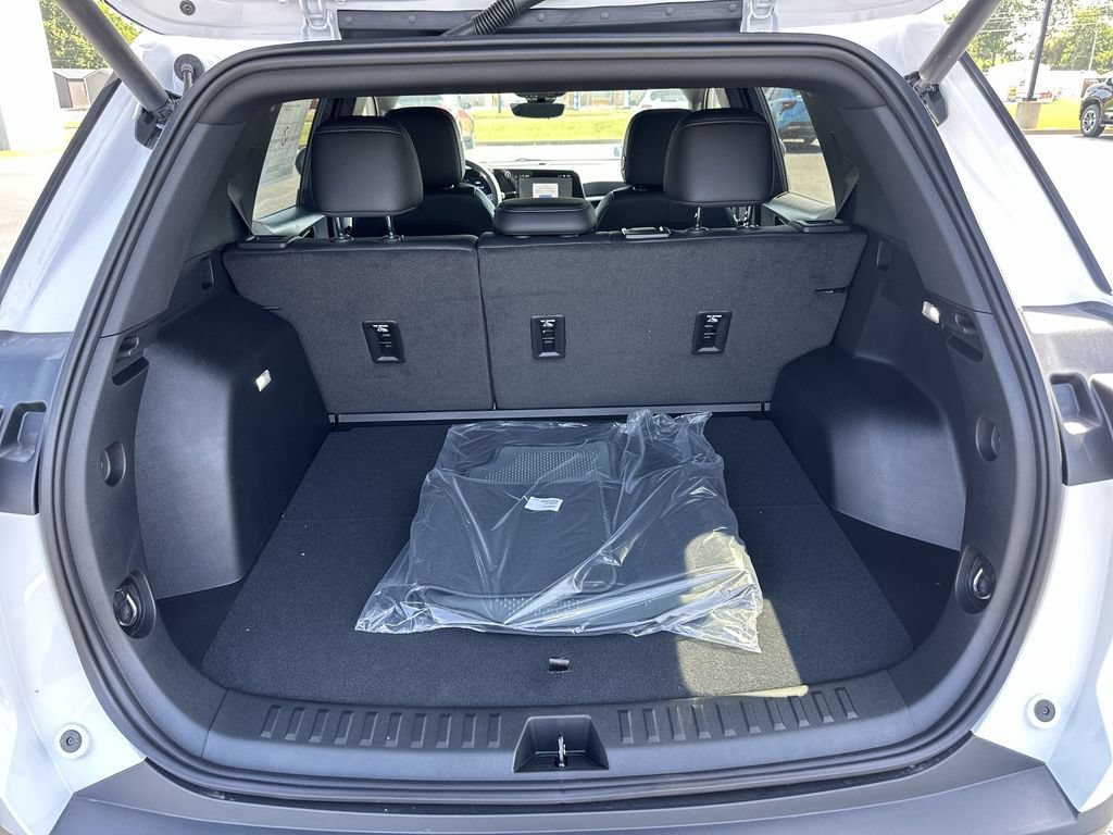New 2026 Summit White Chevrolet LT image 29