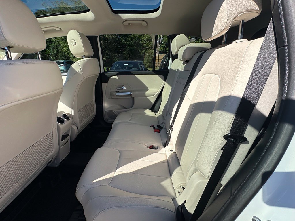 Used 2022 White Mercedes-Benz GLB 250 image 15