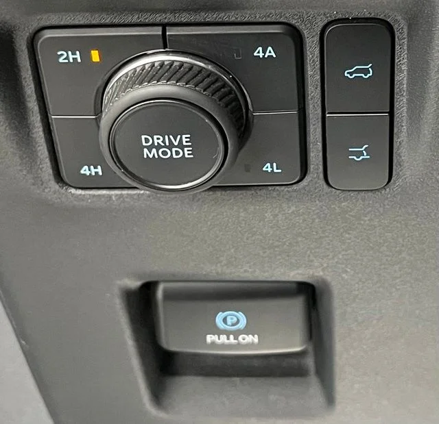 Used 2025 White Ford Platinum image 29