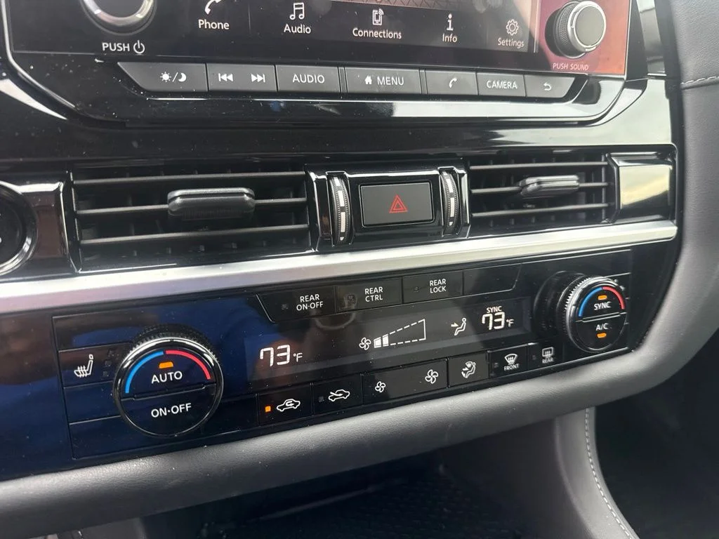 Used 2025 Blue Nissan SV image 9