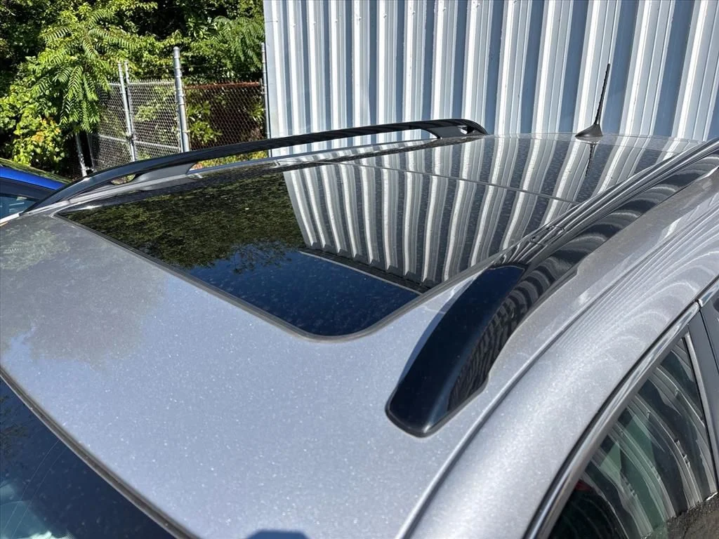 Used 2022 Silver Jeep Limited image 14