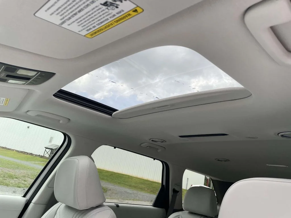 New 2026 White Hyundai SEL Premium image 18