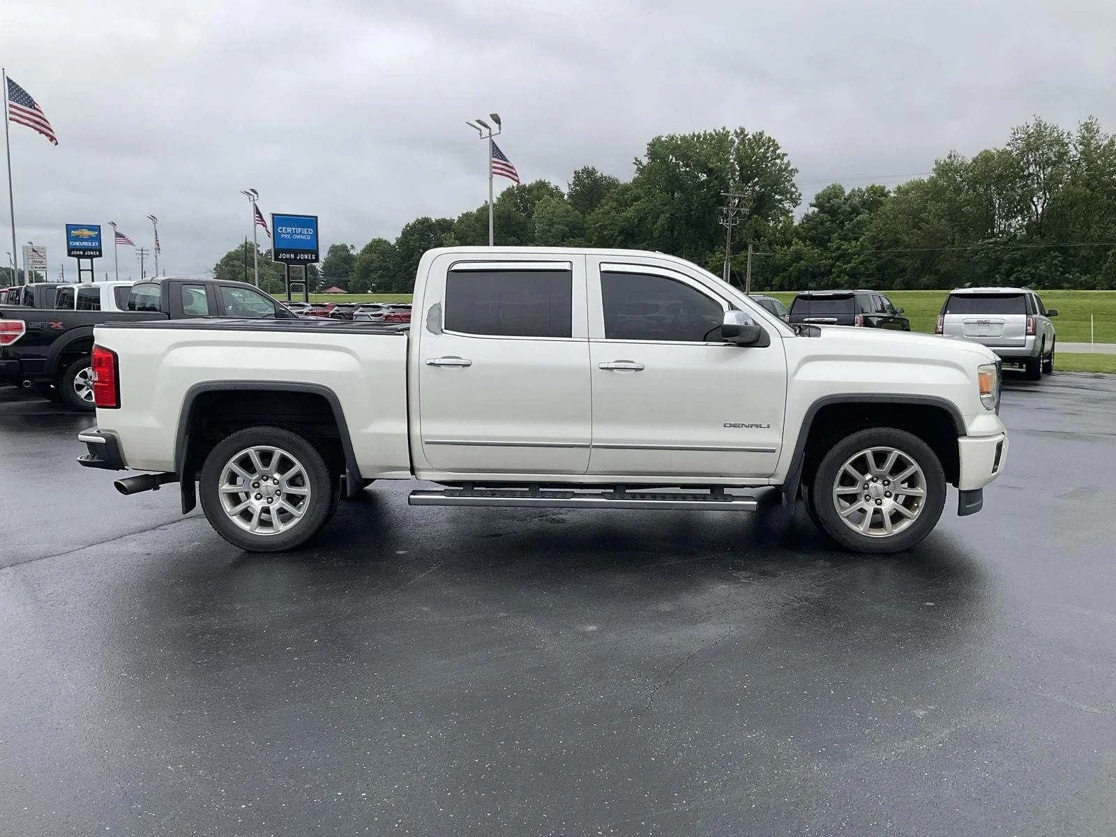 Used 2015 WHITE DIAMOND TRICOAT GMC PICKUP image 5