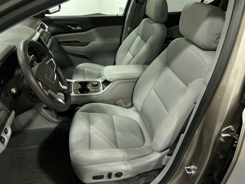 Used 2023 Light Stone Metallic GMC SLE image 13