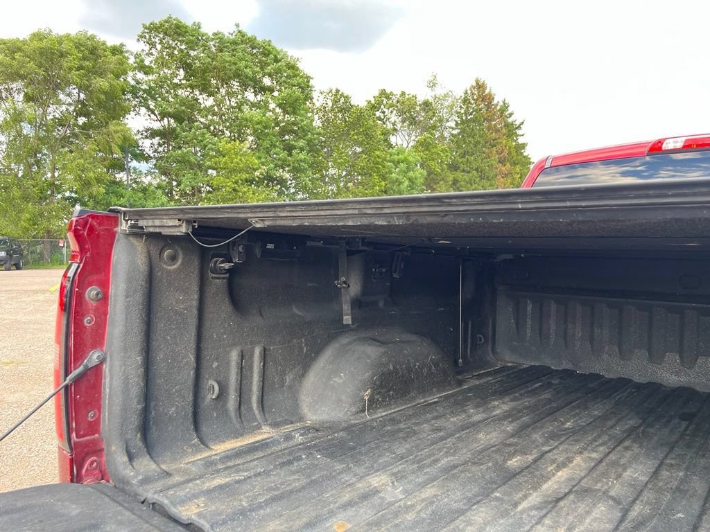 Used 2019 RED QUARTZ TINTCOAT GMC SLE image 11