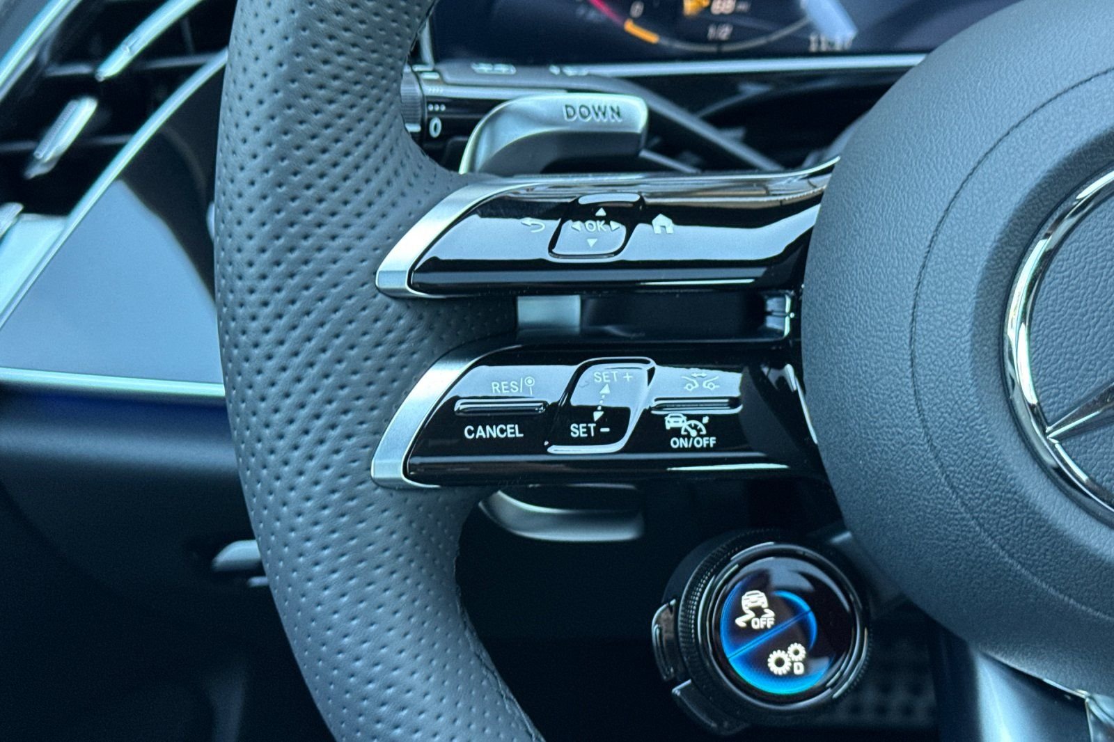 New 2027 MANUFAKTUR Alpine Grey Mercedes-Benz E 53 AMG® image 27