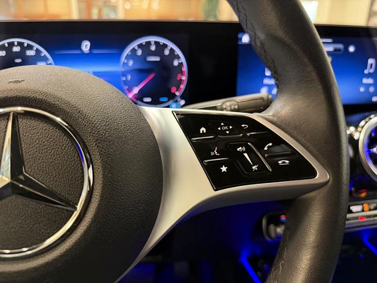 Used 2025 Polar White Mercedes-Benz  image 20