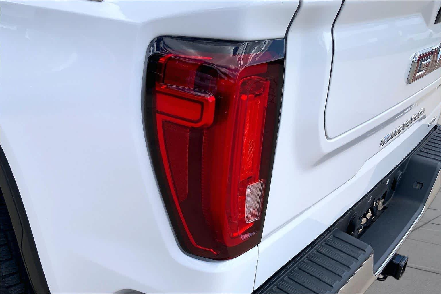 Used 2019 SUMMIT WHITE GMC SLT image 28