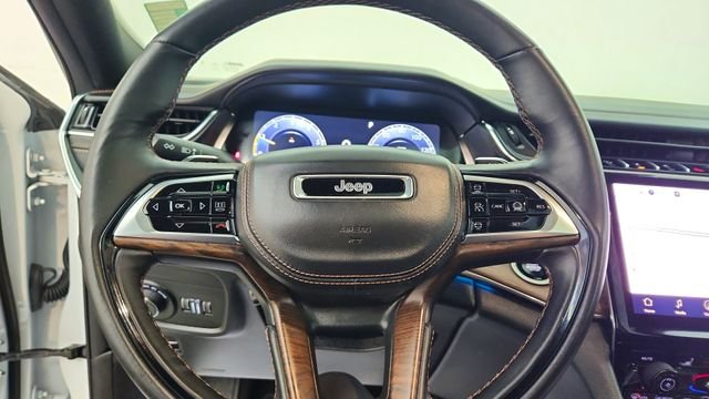 Used 2025 White Jeep Summit image 22