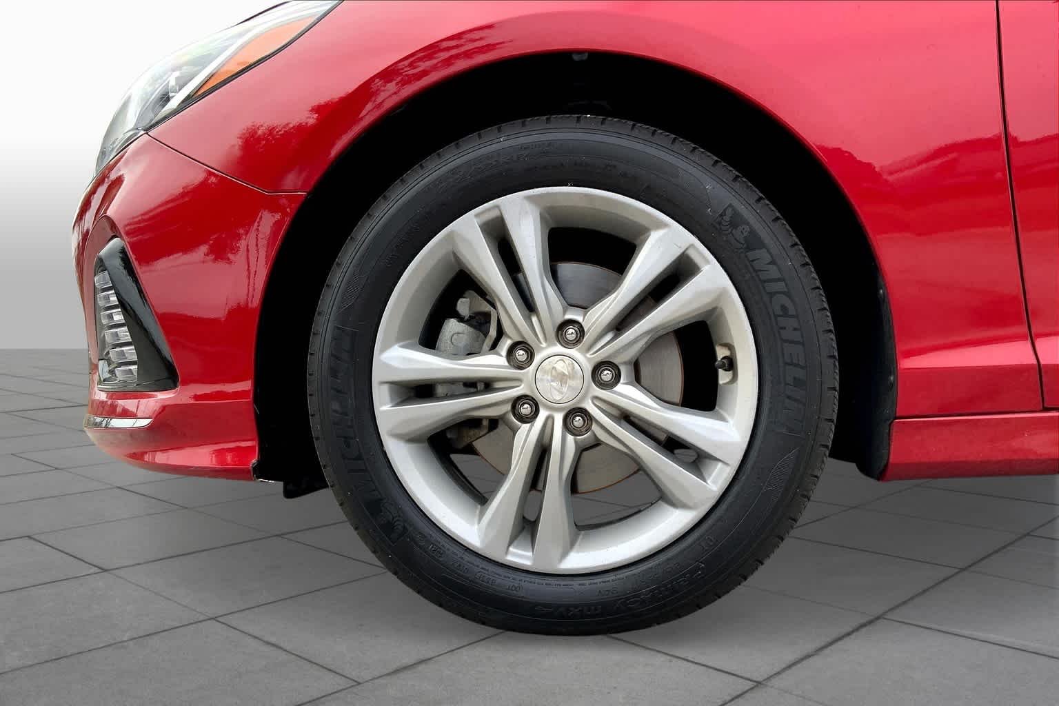 Used 2019 Scarlet Red Hyundai SEL image 10