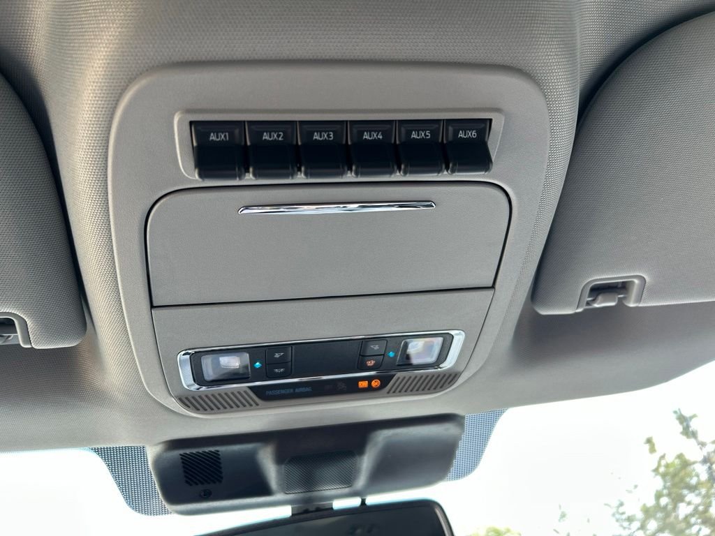 New 2026 Oxford White Ford Lariat image 34
