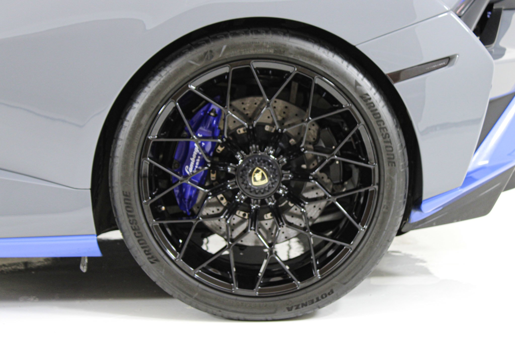 Used 2023 Gray Lamborghini  image 20