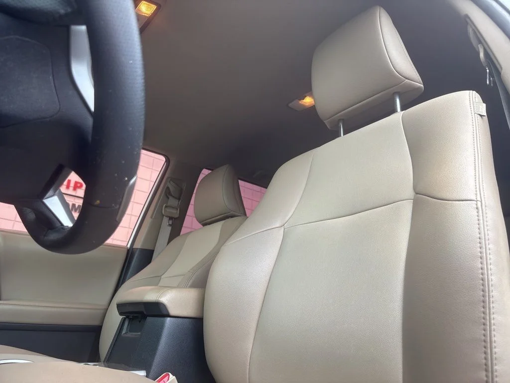 Used 2019 White Toyota SR5 Premium image 9