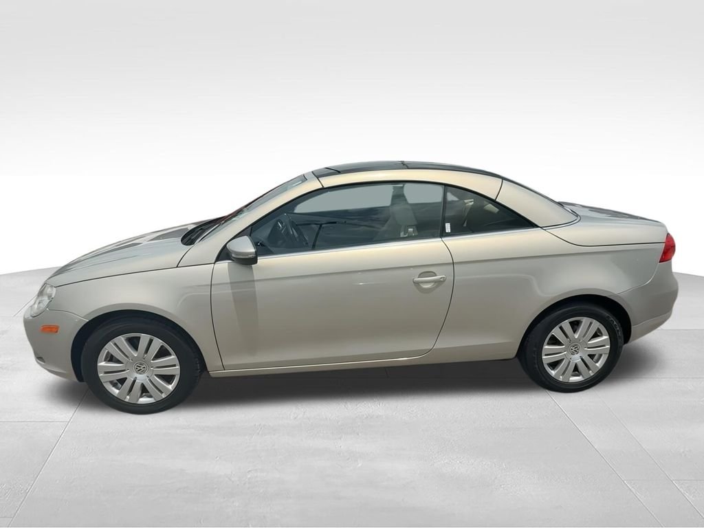 Used 2010 Beige Volkswagen Komfort Edition image 5