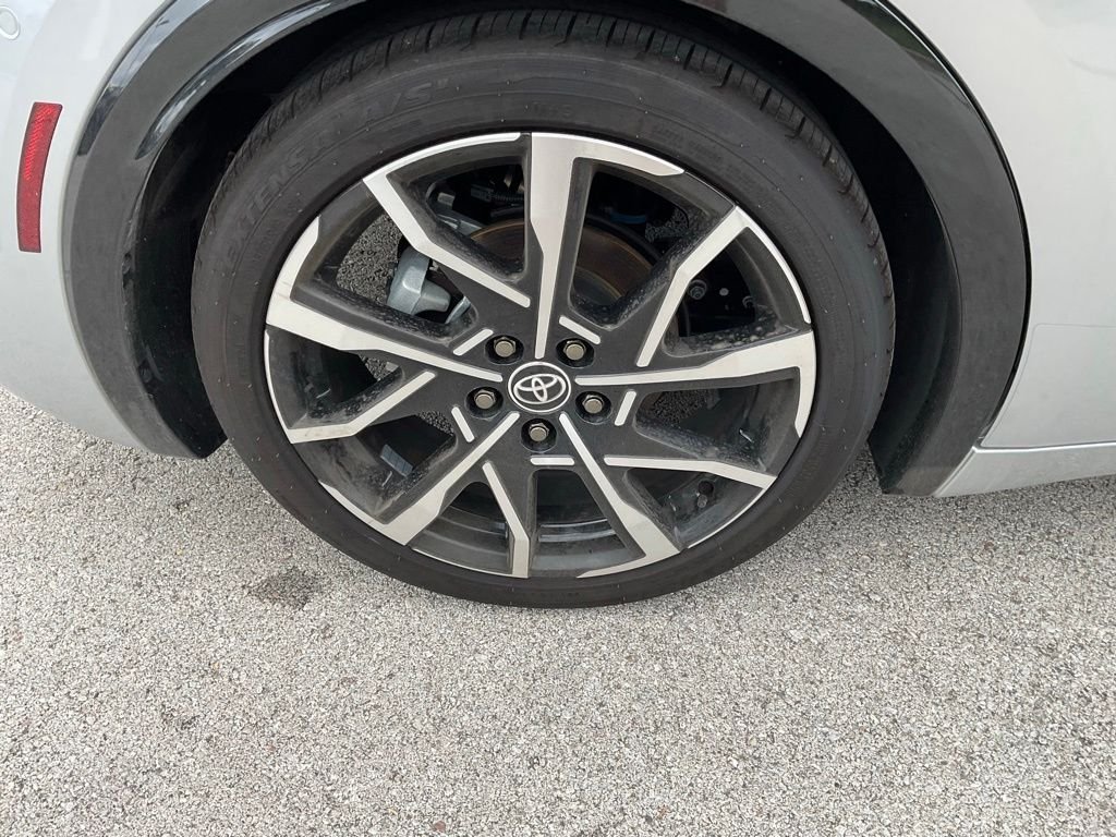 Certified Used 2025  Toyota XSE Premium image 7