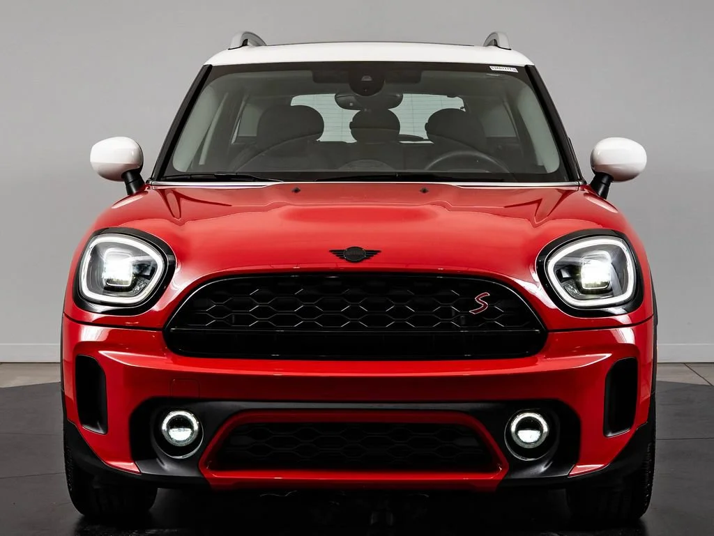 Used 2024 Chili Red MINI Signature image 2