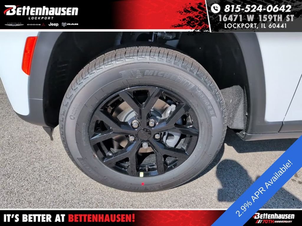 New 2026 White/off-white Jeep Laredo Altitude image 12