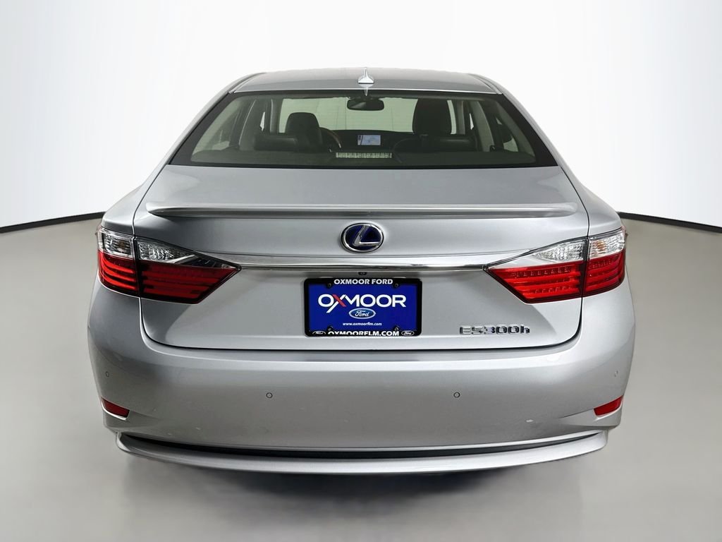 Used 2013 Silver Lining Metallic Lexus Hybrid image 11